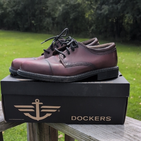 Dockers Other - Dockers Men's Burgundy Oxford Shoes